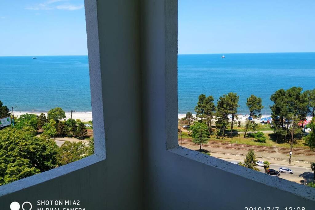 Аппартаменты С Двумя Балконами На Море И Горы Makhinjauri Exterior photo